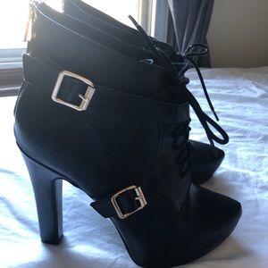Black chateau heels